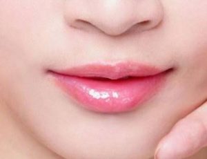 Tips Alami Untuk Mendapatkan Warna Bibir Lebih Merona