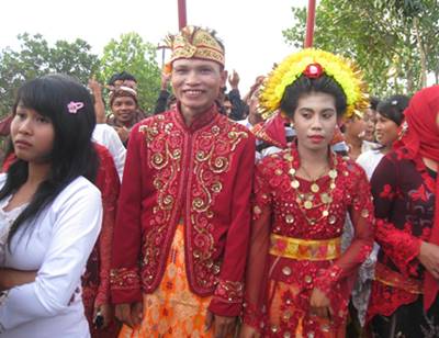 upacara adat khas lombok